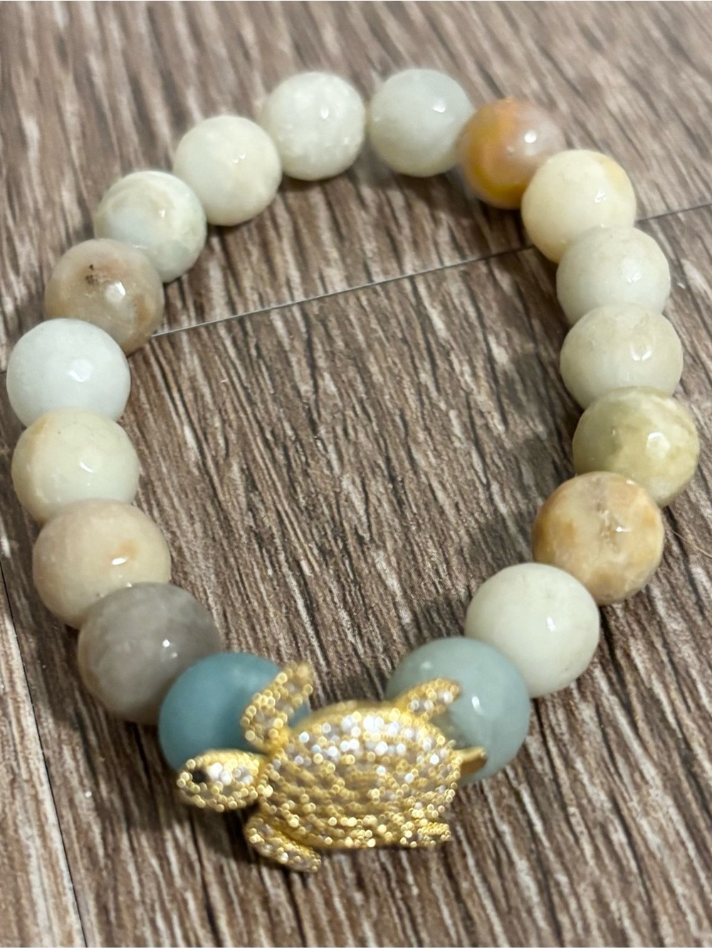 Beaded Sea Turtle Stretch Bracelet in Cream and Aqua